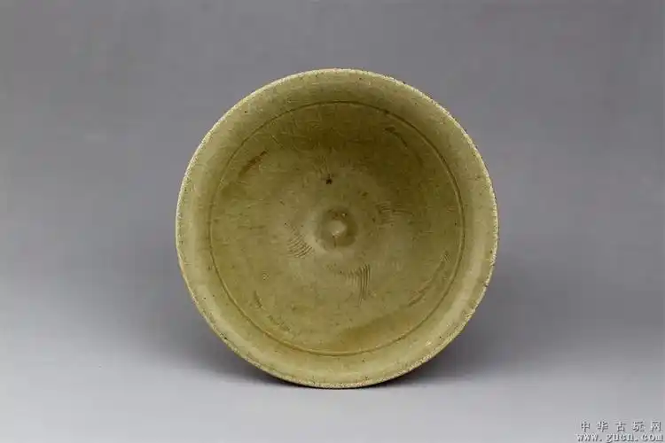 出土北宋越窑刻花纹碗