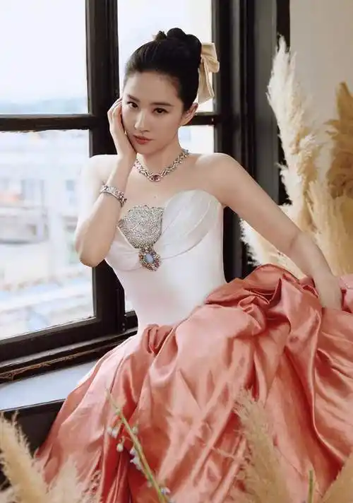 女神刘亦菲最新美照