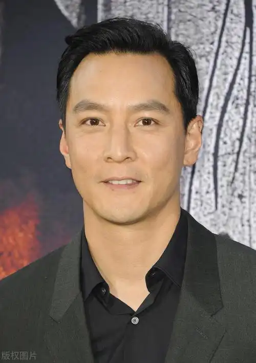 吴彦祖为建筑系学生上网课