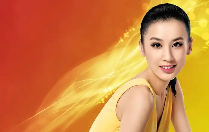 影视明星黄圣依广告秀