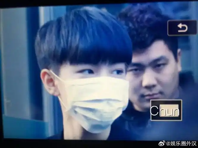 好久没看到锅盖头王俊凯了 这把时空穿越了