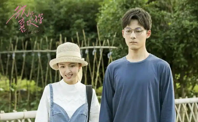 看惯了吴倩和张雨剑的搭配,没有想到和张新成在一起搭档的cp感也是