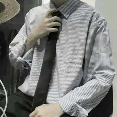 高清好看的男生衬衫上半身头像不露脸图片