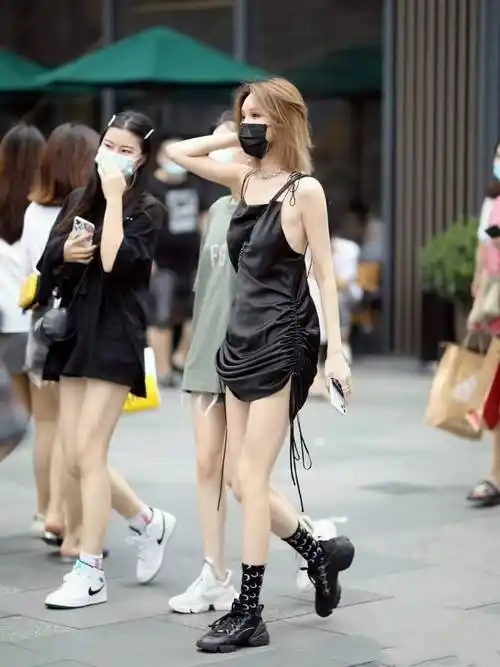 为什么街拍摄影师都喜欢去成都太古里?