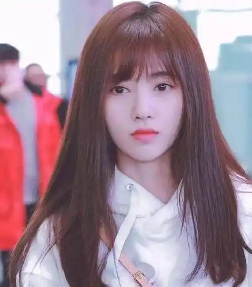 鞠婧祎"冷婊脸"是什么!变身"纯欲风",颜值绝了_齐刘海_感觉_西装