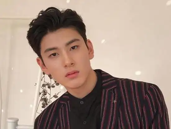 2020秋冬季男生最潮发型推荐