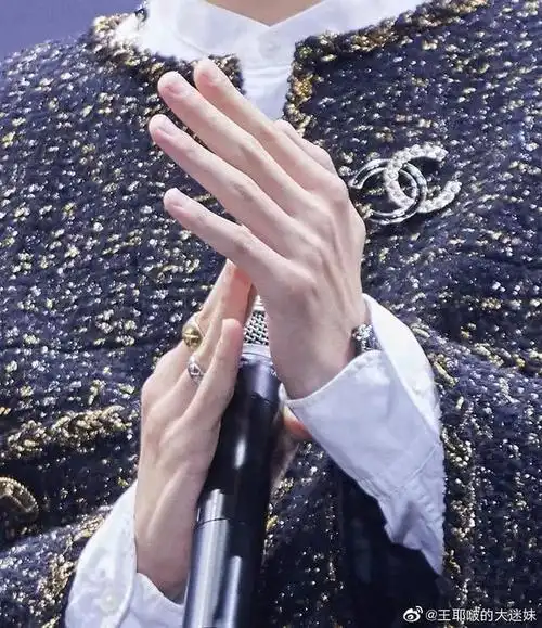 手控福利来啦这些内娱男明星的手比脸好看