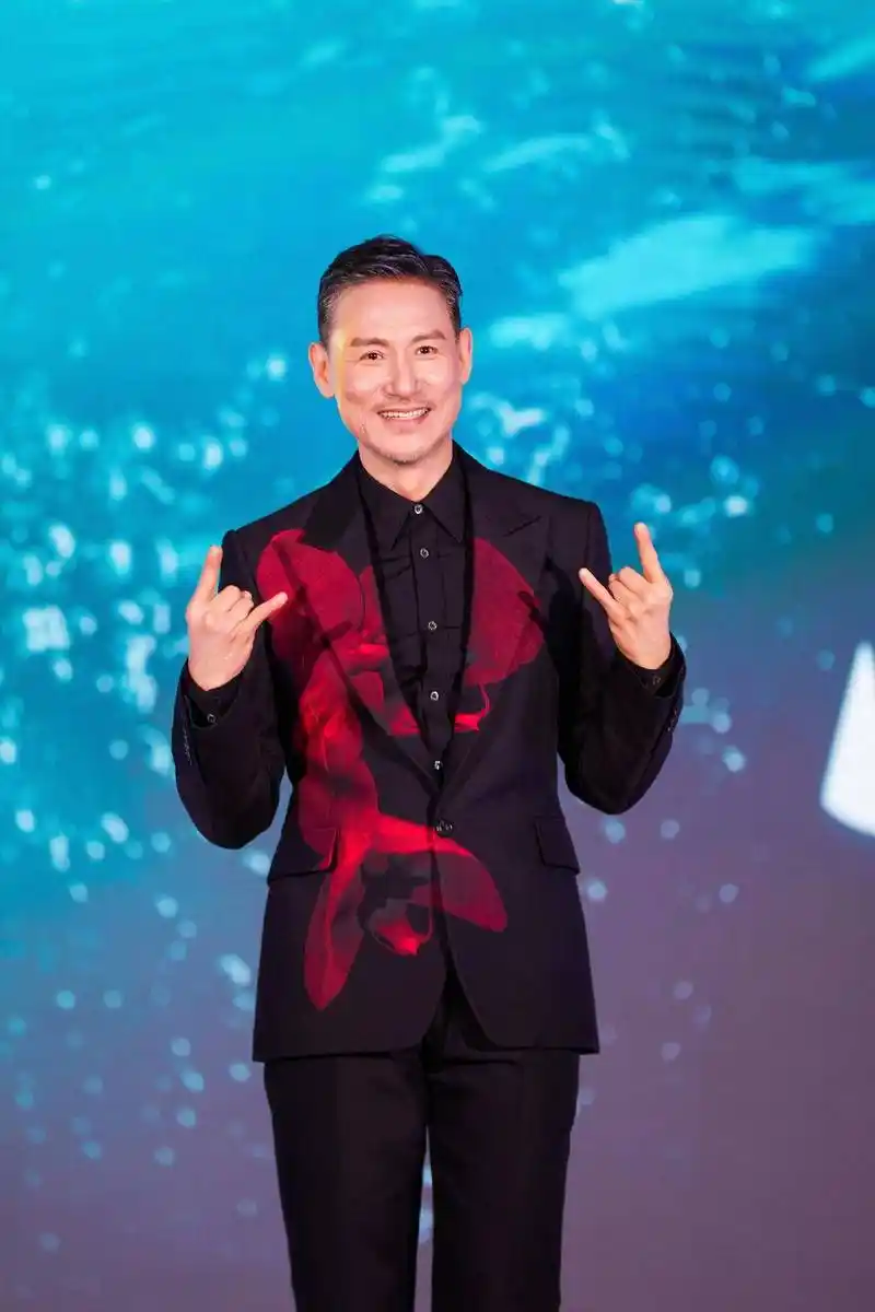 张学友演唱会回归香港红馆,12月连开10场_带着_图片_城市