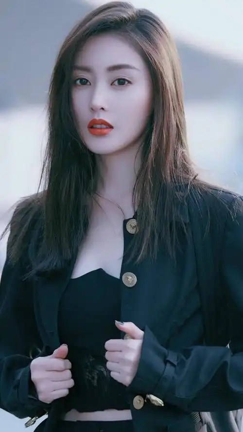 张天爱个人简介以及资料(演员张天爱是演哪部剧正式出道的)_小强知识