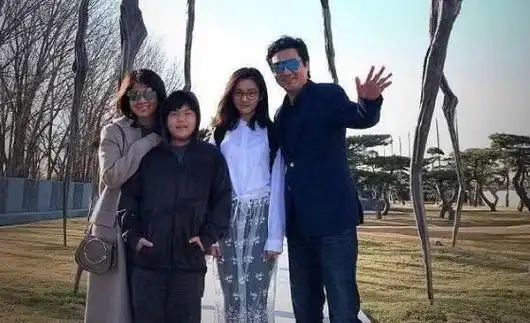 黄磊13岁女儿多多身高1米7遗传孙莉好颜值会进演艺圈吗