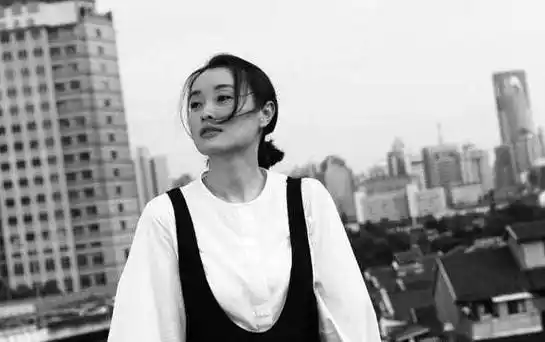 原创她是陈建斌前女友相恋多年输给蒋勤勤如今49岁单身一人