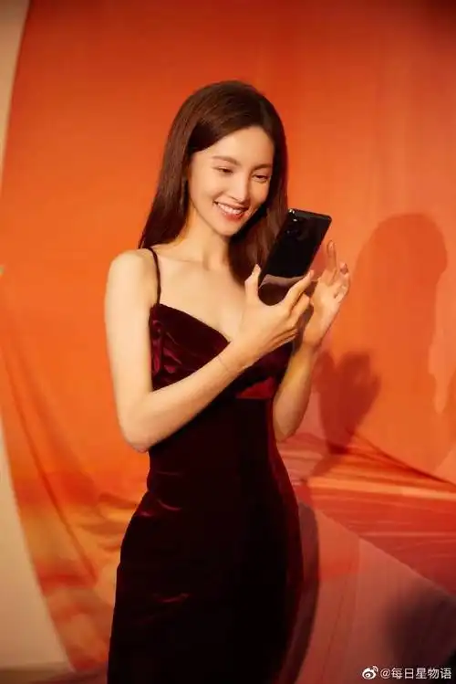 姜文滤镜下的金晨##金晨姜文滤镜大片# 都. 来自每日星物语 - 微博