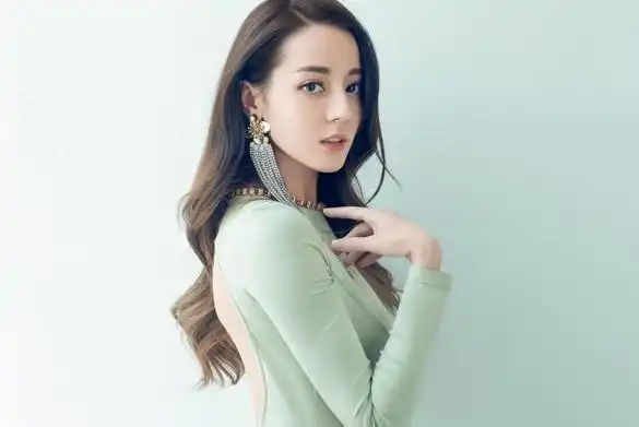 迪丽热巴个人资料简介身高年龄三围图片