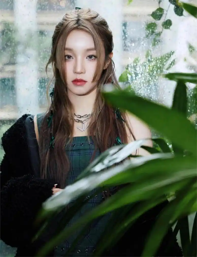 宋雨琦找对风格后颜值up!奔跑吧即将和白鹿angelababy同台比美