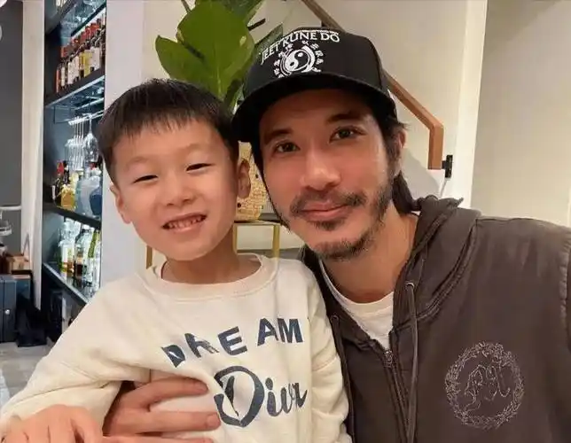 他们曾经都是男神,如今却身材走样,颜值暴跌不敢见人_吴彦祖_王力宏