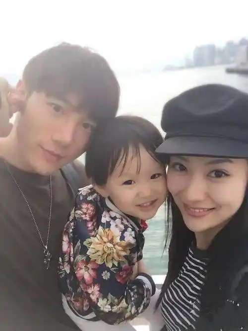 白冰与丁一,看起来似乎美好的爱情,其实两人早已分手_女儿_姐姐_时候