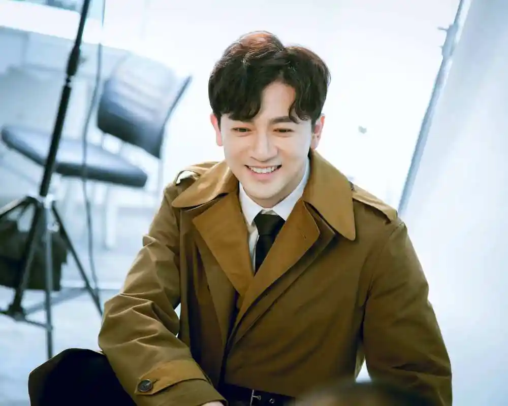 原创45岁苏有朋近照,疑似整容模样尴尬,还被韩国医生调侃?