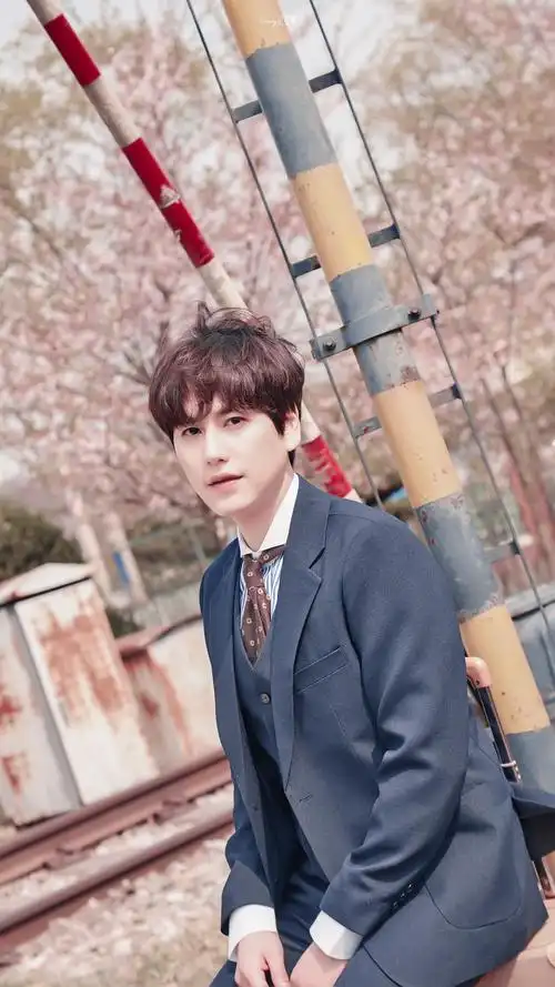 圭贤造型师的胜负欲哈哈哈哈(更几张西装圭(有.