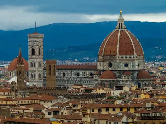 意大利佛罗伦萨大教堂房子黄昏