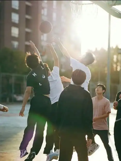 打篮球的男生好有少年感##比帅哥更让人心动是帅哥打球