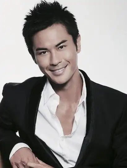 首页 热点专区 > 香港明星 郑嘉颖,香港电视演员及歌手,无线电视的