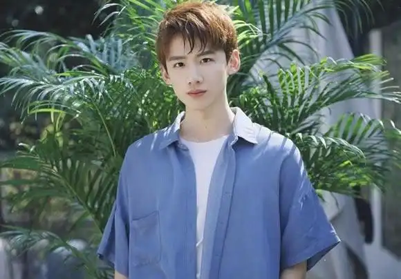 白敬亭-白敬亭个人资料及图片白敬亭简介年龄身高八卦-小薇女性时尚