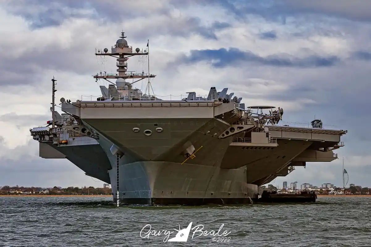 杰拉尔德福特号航空母舰- cvn-78 -全景照片