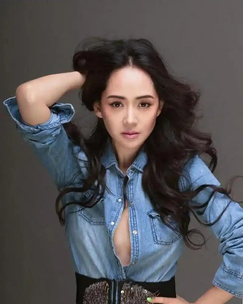 张定涵:温婉迷人妩媚娇柔