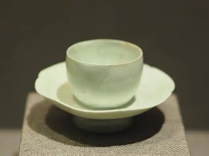 北宋影青瓷盏托辽宁省博物馆藏