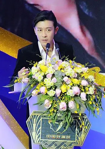 林雨申凭《卧底归来》斩获最佳网剧演员 爆可能当导演