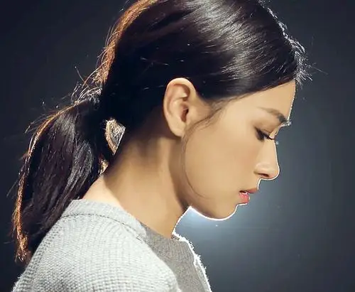 万茜的性感侧颜杀照哪张最吸引你?