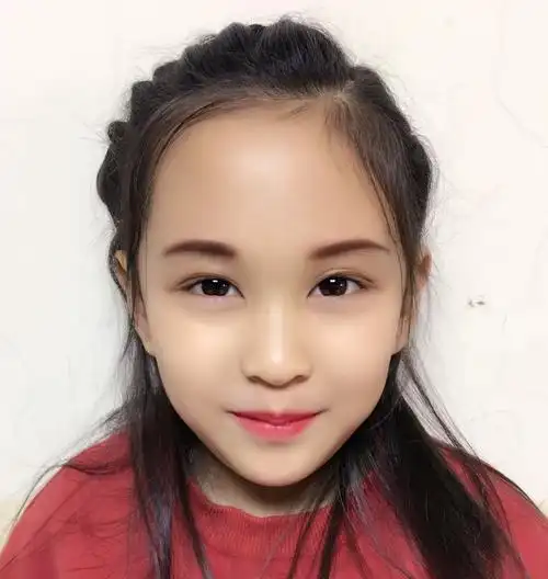 一个呱呱落地的小女孩,经历了六个春秋步入了小学时代,我一步一步见证