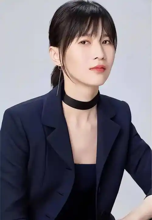 6大变成明星的网红:刘宇宁和张家辉拍戏,辣目洋子成人