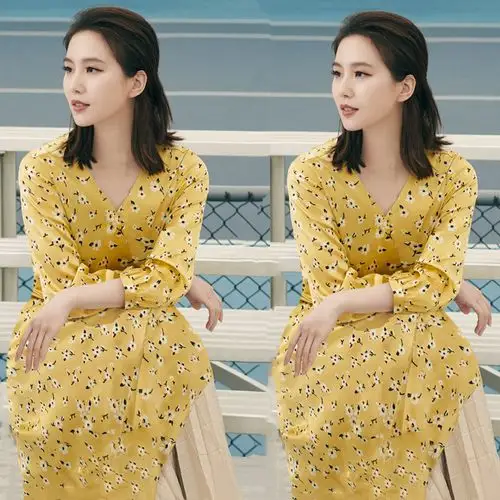 刘诗诗明星同款2020夏季新款女装衣服时尚法式v领印花褶皱连衣裙