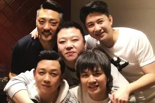 最近,张一山,潘粤明,赵达,王瑞子,王一菲等人主演的年代谍战剧《局中