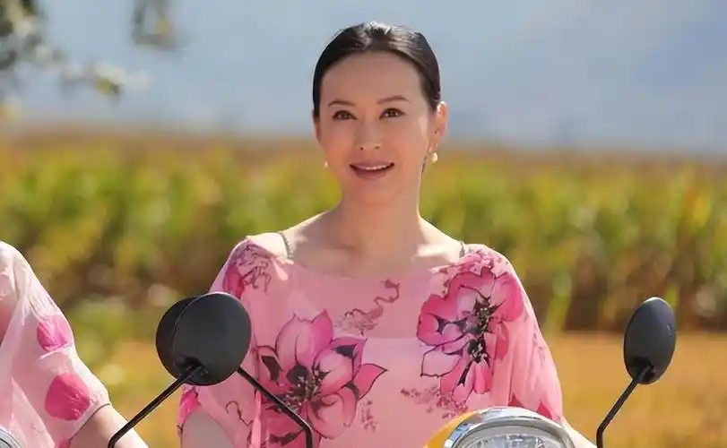 演员于莉红:和马诗红从校园到婚纱,恩爱22年,如今53岁仍未生育_哈尔滨