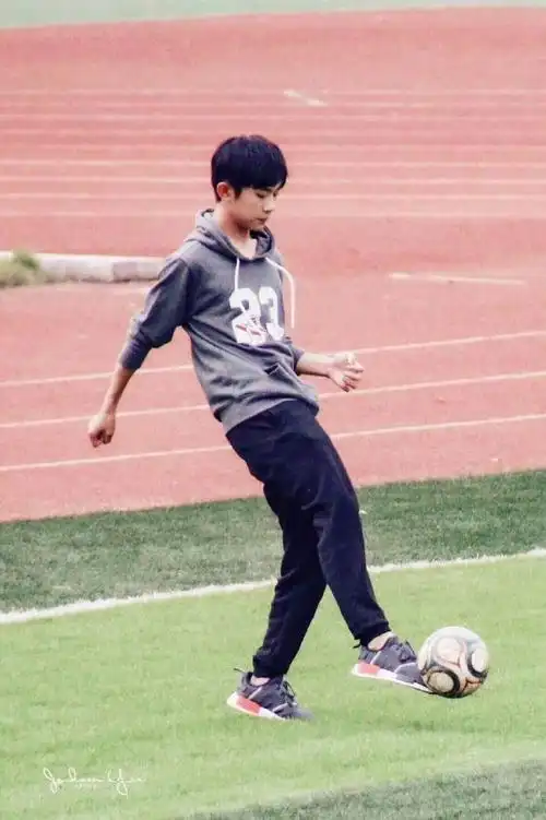 易烊千玺成为奥林匹克之友