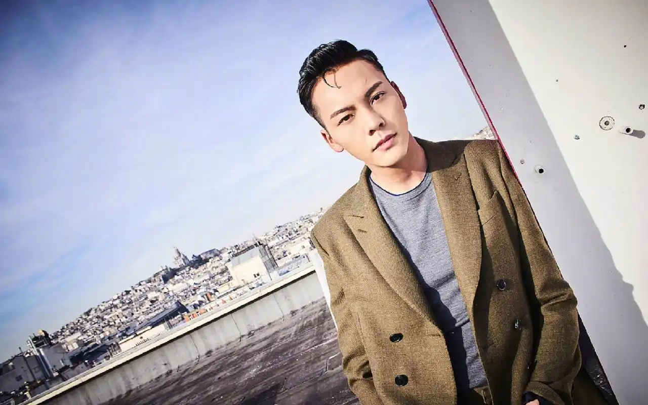 陈伟霆巴黎复古绅士写真高清桌面壁纸