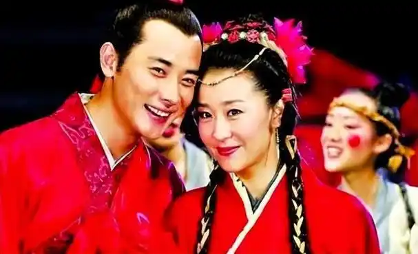 虽然苗圃和演员罗晋之间曾传出过绯闻,但一直没有得到证实.