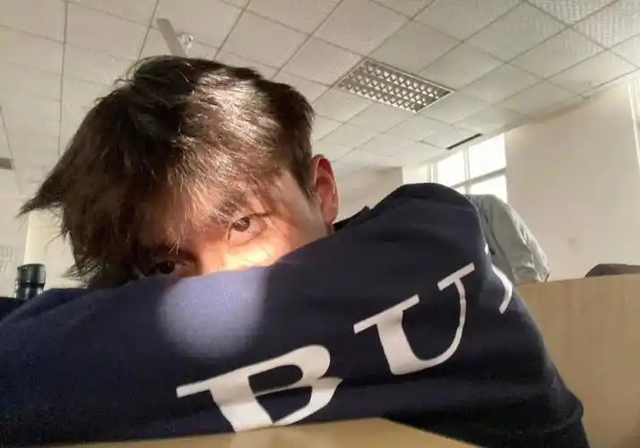 余庆伟壁纸  #宝藏男孩余庆伟   爱你没有理由 #人鱼线的pdd