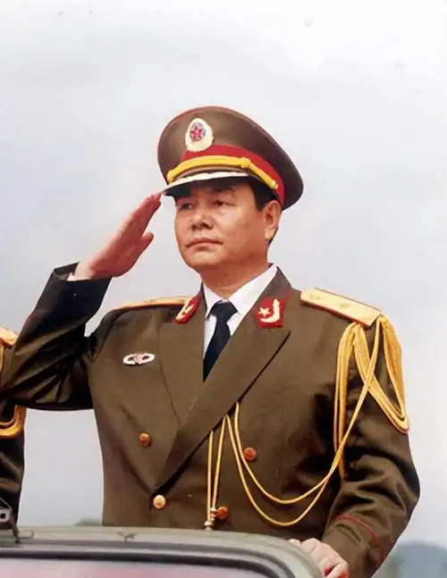 越战老兵熊自仁香港回归前3年任驻港部队首任政委创两大纪录
