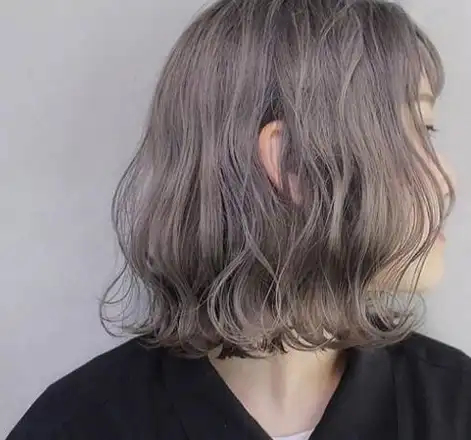 短发染什么颜色才显得比较年轻漂亮?_时尚_色彩_年龄