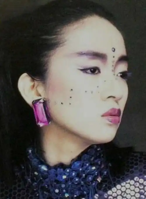 你见过的最美的侧脸是什么样子?