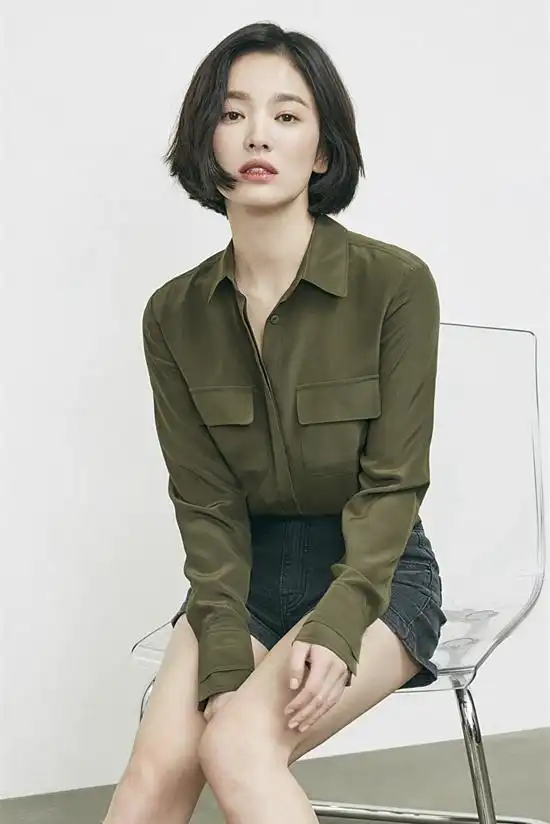 宋慧乔终于换"新"发型,波波头短发搭配潮装,37岁秒变17岁少女