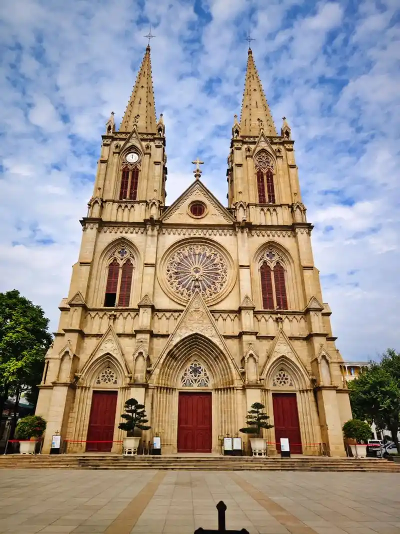 全球四座全石结构哥特式教堂建筑之一