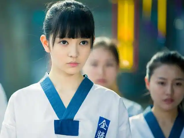 《旋风少女》4位女配现状,谭松韵和张雪迎都火了,唯独她没走红