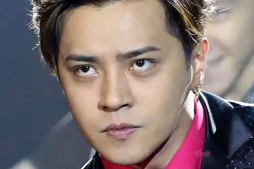 隔壁说罗志祥新做了双眼皮是吗?【多图】