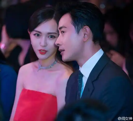 罗晋唐嫣公开恋情后甜蜜合体亮相太完美了