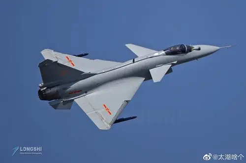 歼-10猛龙战斗机是我国航空工业的一个里程碑