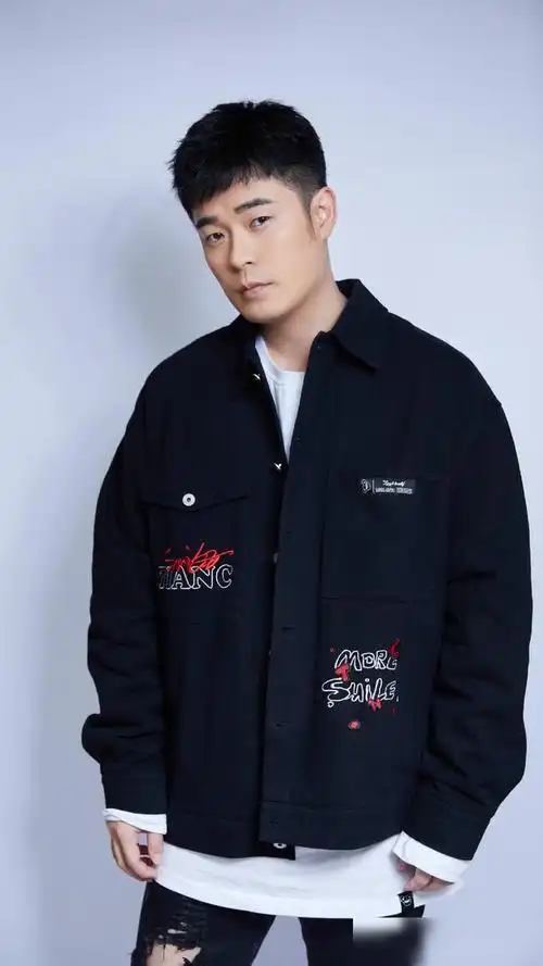 演员陈赫综艺感爆棚气氛担当来看写真照吧